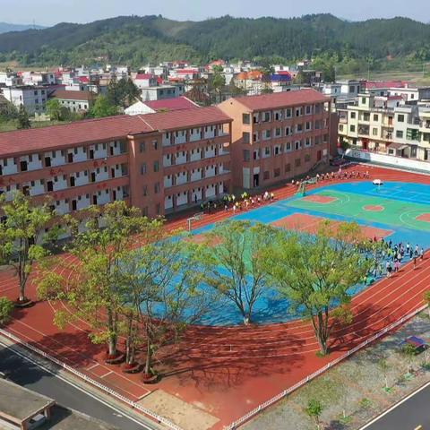 龙田中学2020年国庆、中秋双节放假致家长的一封信