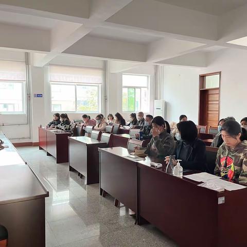 即发阳光城社区开展垃圾分类部署工作