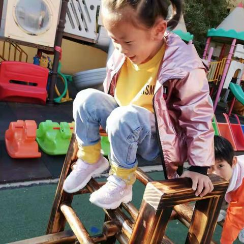 中一班户外活动观察
