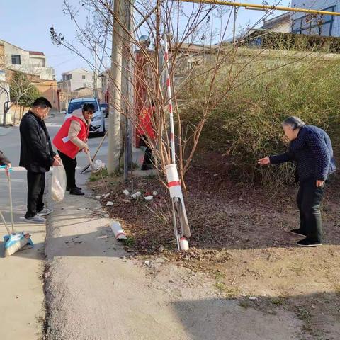 志愿服务暖人心   学习雷锋践行动