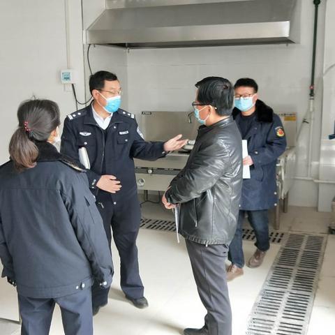 旬邑县公安局食药环大队对全县校园食堂开展食品安全检查