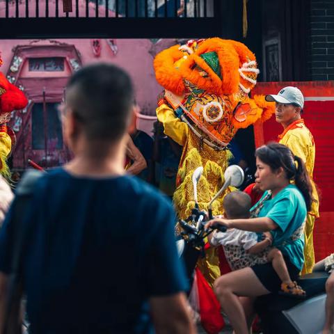 廉州街五月初一的“龙舟闹江”