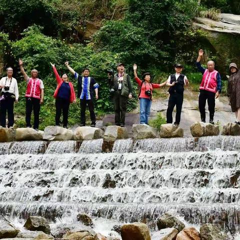 建欧安国畲族村