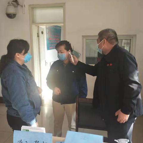 让党徽在胸前闪亮—银北服务中心抗击疫情党员走在前