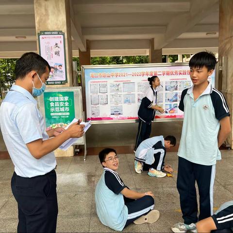 市教育局检查组到海口市琼山中学初中部开展“巩文＂工作督查