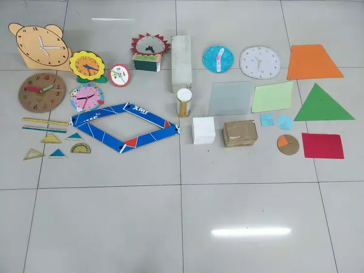 孩子们自制的学具