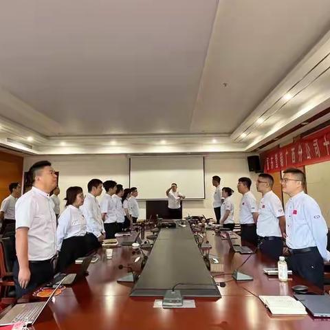 无坚不摧贺兰断，拼力一战画鸿图！