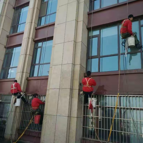 建筑外墙清洗用什么？