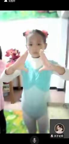 七彩云之声 中国舞初级《傣家娃娃真幸福》周梓缘宝贝成长记录💗