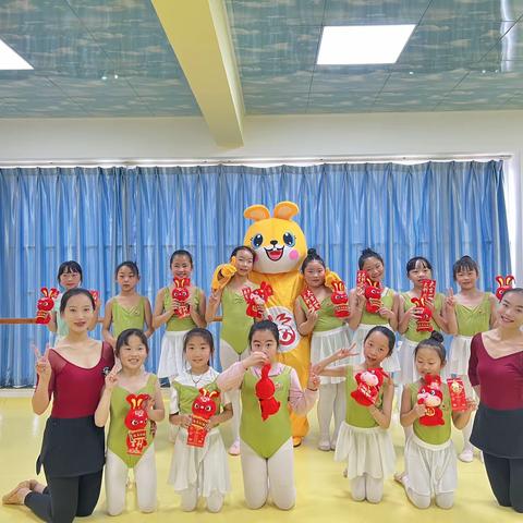 西部周六七级一班