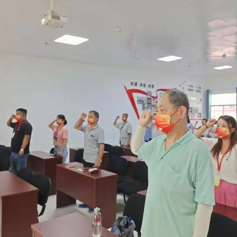 关东街清水源社区开展“致敬八一 追寻初心 传承军魂”退役军人座谈会活动