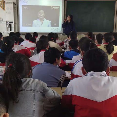 “追逐音乐梦想 芬芳香满校园”