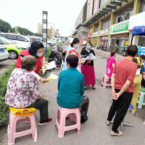 【兴百年工业·展时代芳华】关爱独居老人,温情传递爱心！工业街街道采掘社区向独居老人宣传谨防诈骗知识