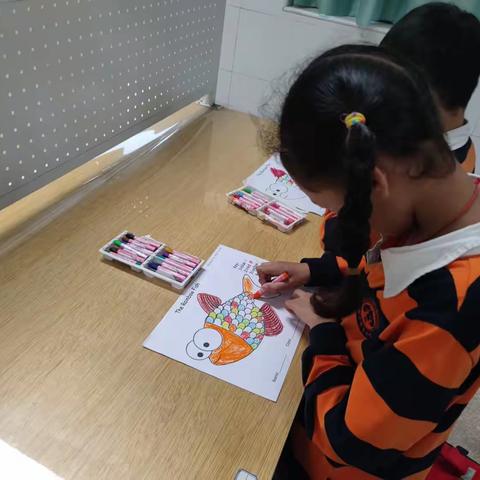 英语手工第二课 彩虹鱼