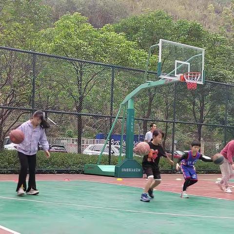 “星河篮球”🏀训练剪影