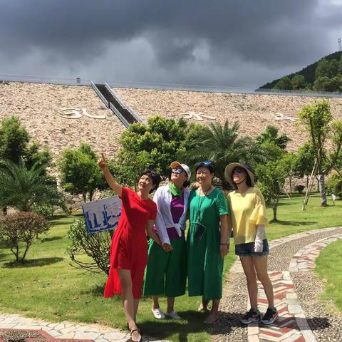 我在月亮湾等云来 ——偶遇摄影师燕子姐