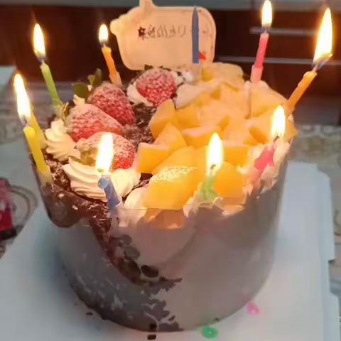 银川市学雷锋艺术团周小花团长生日纪实