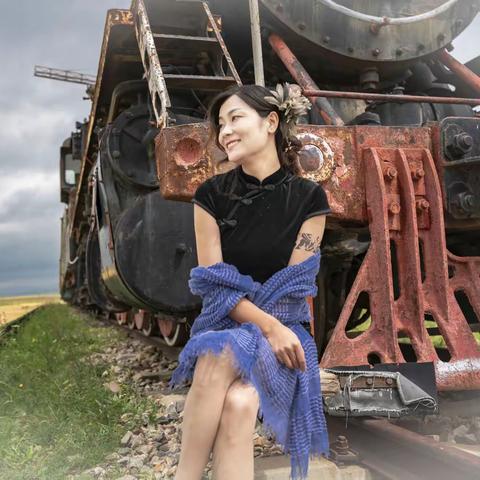 荒野上西行的列车指导：胡彬摄影：星图出镜：芳芳等数人拍摄时间：2021年8月22日