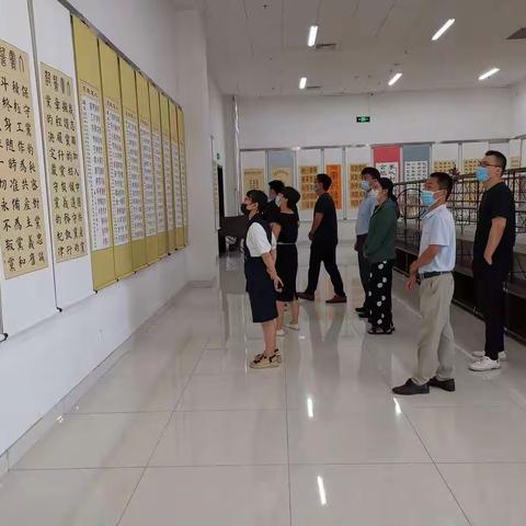 积极组织党员干部参观廉政书画展，开展警示教育