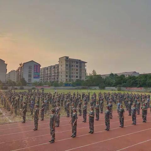 学军人之风采   强自身之素质