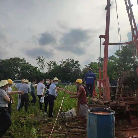 夏四海现场督导方咀村东湖实验室项目保障工作