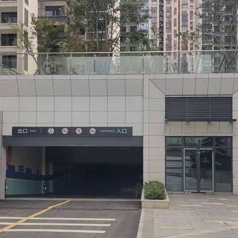 夏日炎炎，美丽华杰