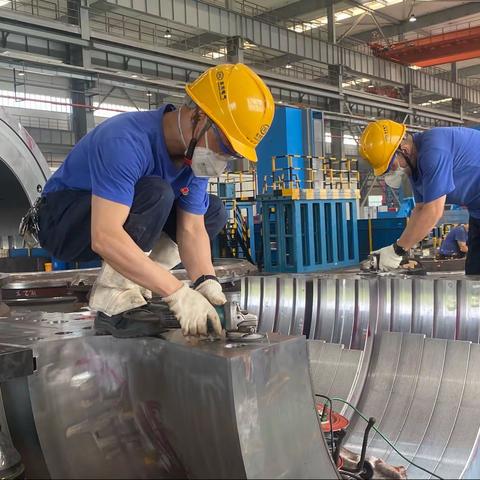 坚守岗位中秋“不打烊”