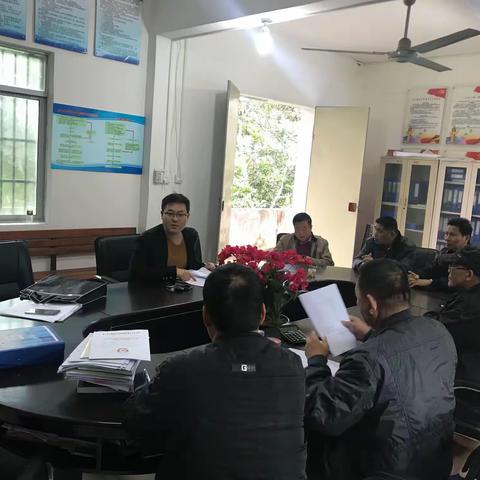 为迎扶贫国检，镇纪委入村突查检查