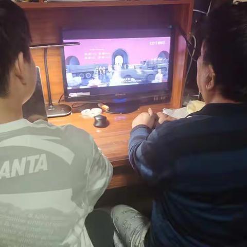 温暖周末 与爱同行——西宁市十一中观影活动