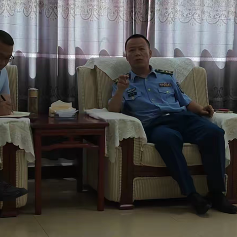 县人武部部长王亮到绥阳镇指导党管武装暨基层武装部评星挂牌工作