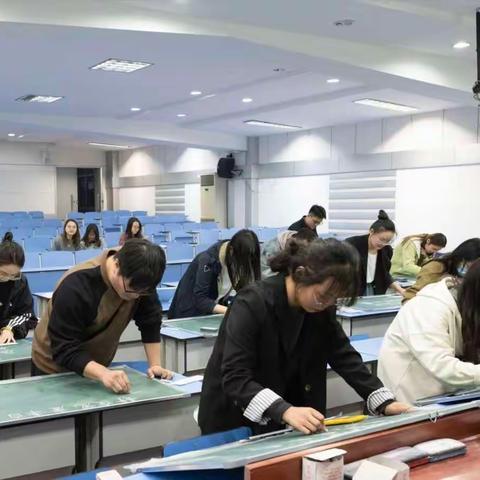 粉墨流韵，丹心育人——记华南实验初级中学青年教师粉笔字现场评比