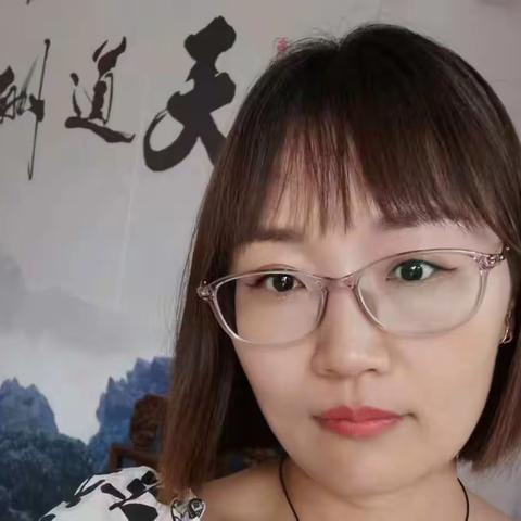 丹心无悔育青苗  桃李成蹊芳自华