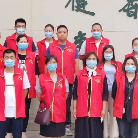 三「11」班家长志愿者护送路队🥰