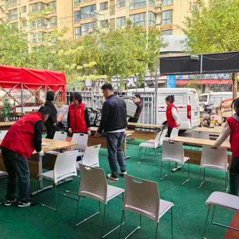 御笔华府社区重阳“千人宴”：爱心助老，邻里情深