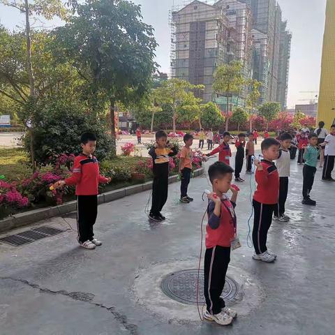 龙新小学跳绳1社团美篇