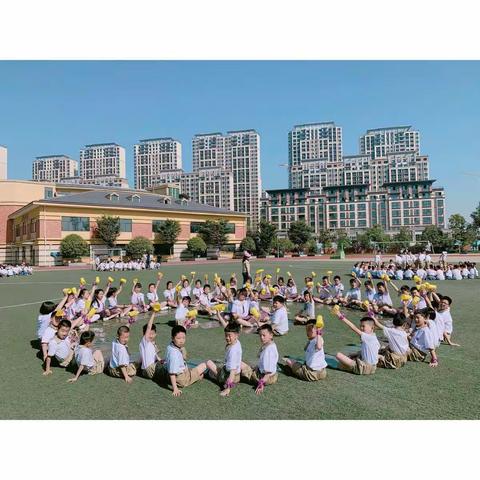 音乐响起，律动起来——九江小学八里湖校区四年级杯子舞表演