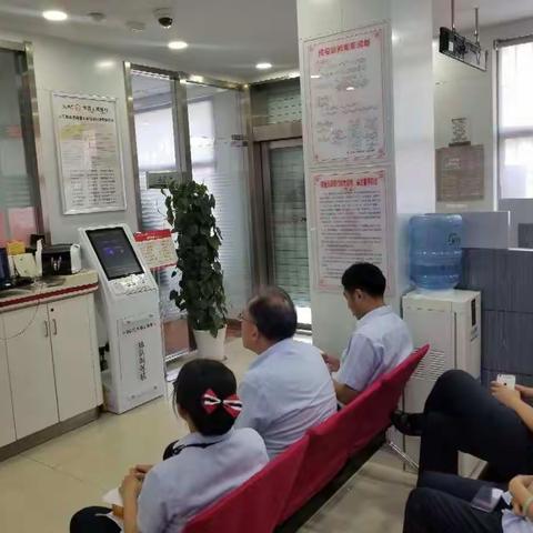 台东支行在网点开展移动课堂优秀管理经验宣讲