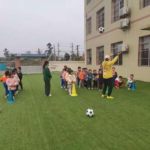 “特色课程，快乐足球”⚽大三班足球特色课美篇