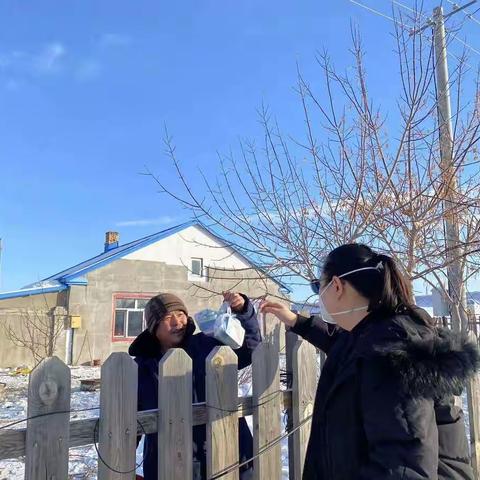 我“药”守护你——兴南社区暖心小分队联合红十字会开展爱心送药活动