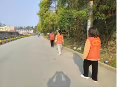 珠山区里村街道陶溪川社区开展“铁路护路宣传”巡查