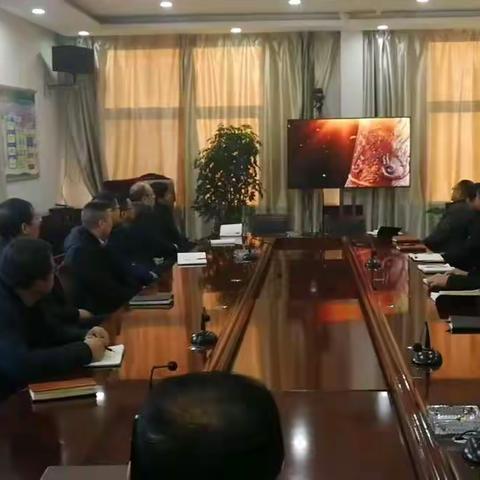 生辉煤业组织党员领导干部观看《钟声四起，岂可大意》 安全专题片，筑牢安全防线。