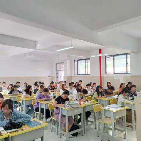 高等职业技术学院召开2022年国家助学金名额分配及贫困生认定学工系统操作说明会议