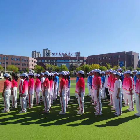 奋斗的青春最美丽，英姿飒爽，青春起航！ ——高新二中七（7）班军训