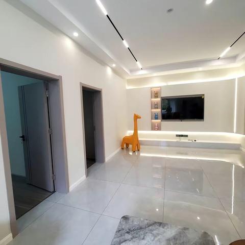 新上2❤️❤️桃源小区3号楼带50平米花园49.8万🌈🌈 产权108平实际160平 新精装3-2-2 1-1-201密：168168