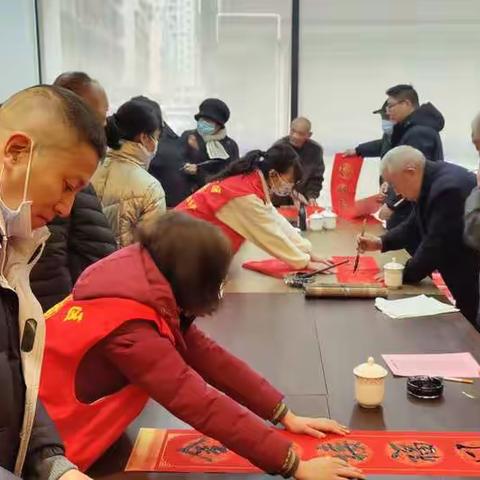 “写春联品民俗，文化传承颂党恩”杨村社区开展送春联活动