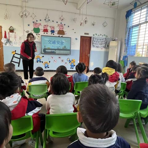 焉耆县第二小学【安全系列报道】“民警进校园 守护成长路”交通安全知识讲座