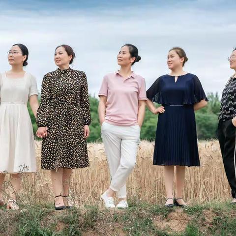 姐妹游玩荆桃农场