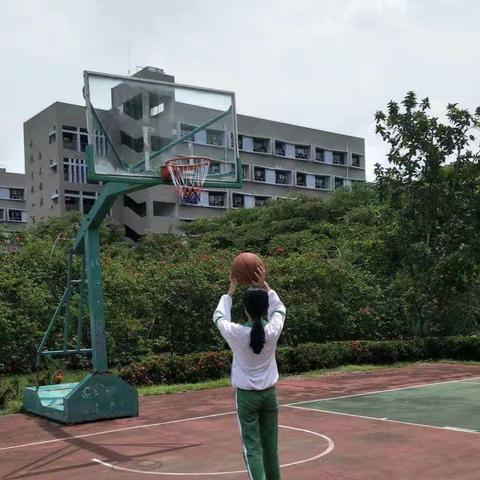 高11班     罗云      三步上篮