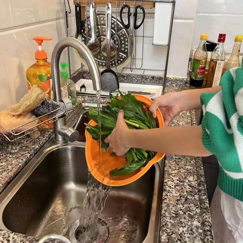 广东韶关实验中学七（4）班肖舒畅美食篇