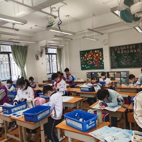 2023年2月21日环市路小学乐高机器人搭建第八课